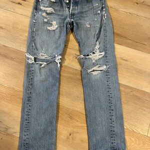 Levi's Men's Ripped Straight Jeans in Classic Blue
